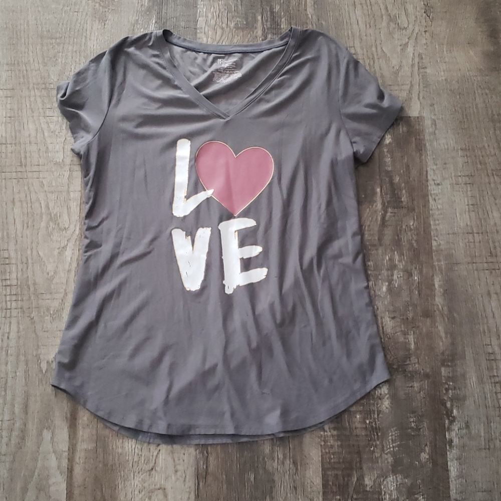 Gray no boundaries t-shirt
